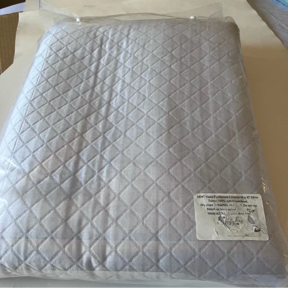 MATOUK NADIA COTTON MATELASSE COVERLET FULL/QUEEN SILVER NWT